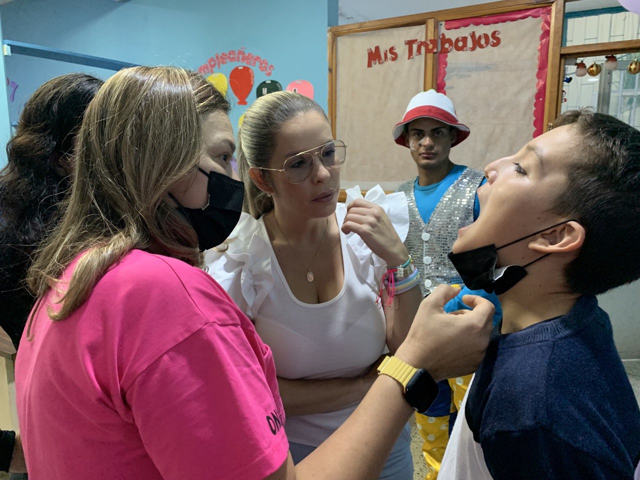 photo_5172639688685628060_y