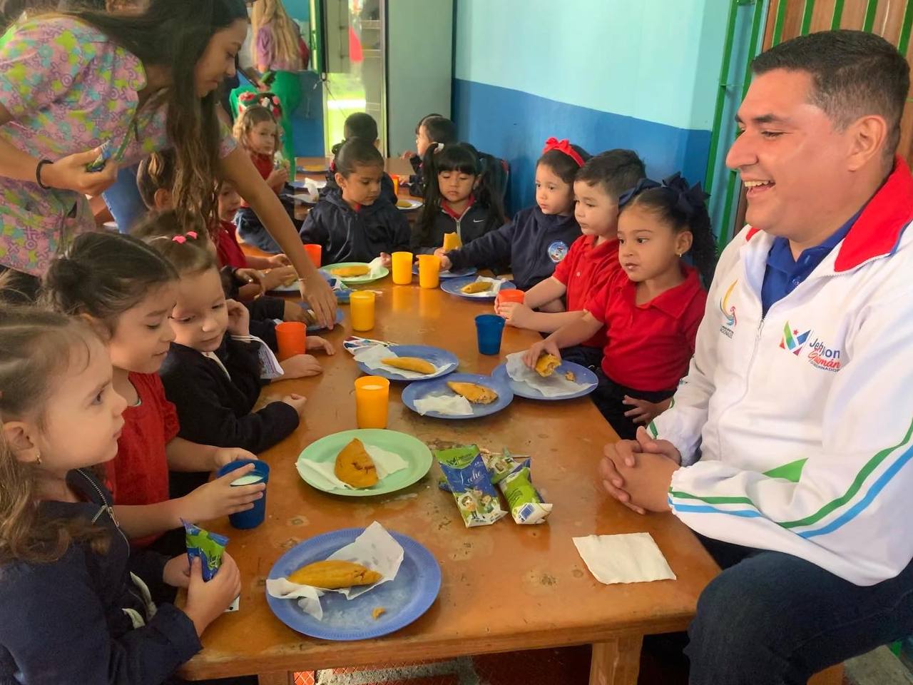 photo_5172639688685628083_y